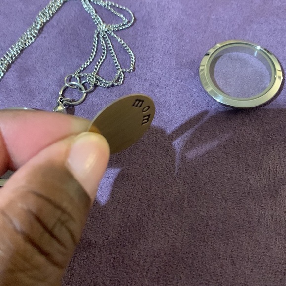 Brass Mom plate for floating locket - Picture 2 of 2